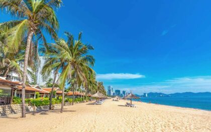 Excelencia de Vietnam y la playa de Nha Trang.